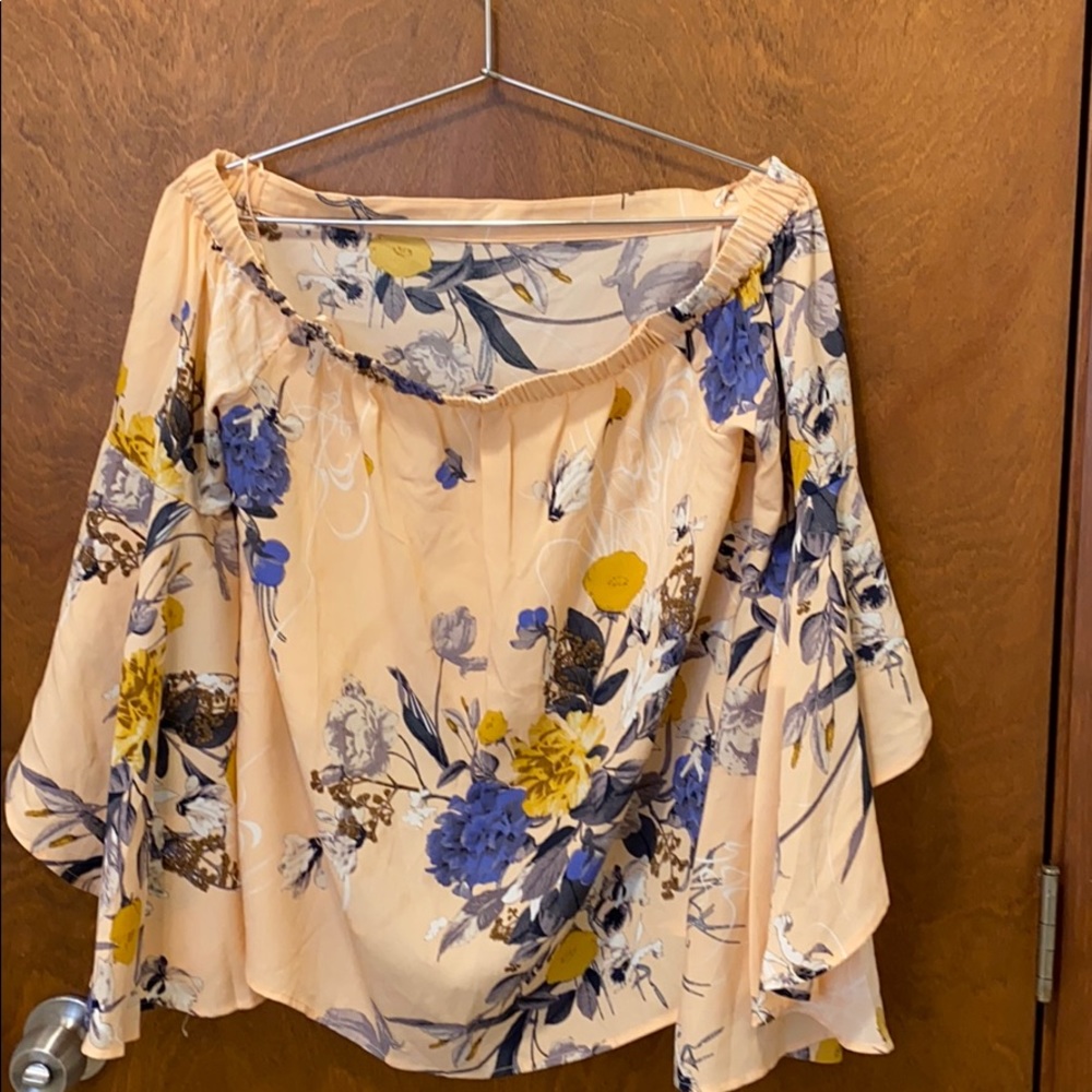 Chelsea 28 off the shoulders bell sleeves blouse - Picture 6 of 7